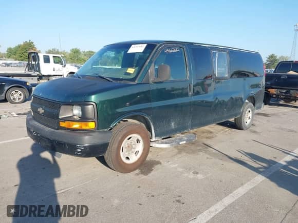 2009 Chevrolet Express Passenger z VIN 1GAHG39K391173452, wystawiony jako IAAI lot #43307682 z przebiegiem 273 170 mil mil oraz . Historia ofert i sprzedaży dostępna na DreamBid. Obrazek 2.