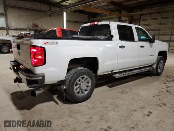 2015 Chevrolet Silverado 3500HD LT с VIN 1GC4KZC81FF107324, выставлен на аукционе Copart как лот 44787225 с пробегом 204 941 миль миль и Списание • Salvage title. История ставок и продаж доступна на DreamBid. Изображение 3.