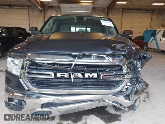 2019 Ram 1500 Big Horn z VIN 1C6RRFFGXKN751754, wystawiony jako IAAI lot #43044316 z przebiegiem 95 206 mil mil oraz . Historia ofert i sprzedaży dostępna na DreamBid. Obrazek 12.