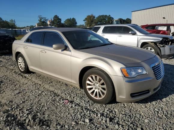 2012 Chrysler 300 с VIN 2C3CCAAG8CH284097, выставлен на аукционе Copart как лот 82486915 с пробегом 154 796 миль миль и Чистый • Clean title. История ставок и продаж доступна на DreamBid. Изображение 4.