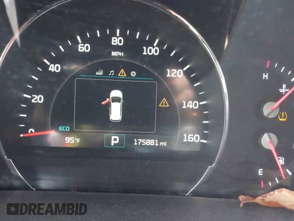 2017 Kia Sorento EX с VIN 5XYPH4A50HG292036, выставлен на аукционе IAAI как лот 42866965 с пробегом 175 881 миль миль и . История ставок и продаж доступна на DreamBid. Изображение 15.