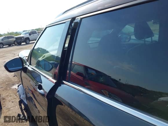 2023 Mitsubishi Outlander SEL z VIN JA4J4VA87PZ019896, wystawiony jako IAAI lot #42646987 z przebiegiem 22 494 mil mil oraz . Historia ofert i sprzedaży dostępna na DreamBid. Obrazek 20.