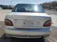 1998 Hyundai Accent GL z VIN KMHVF24N8WU500040, wystawiony jako Copart lot #52039755 z przebiegiem 103 631 mil mil oraz Szkoda całkowita • Salvage title. Historia ofert i sprzedaży dostępna na DreamBid. Obrazek 6.