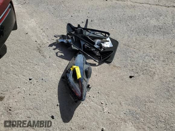 2016 Chevrolet Corvette Z51 3LT с VIN 1G1YM2D77G5109197, выставлен на аукционе Copart как лот 72709064 с пробегом 35 410 миль миль и Списание • Salvage title. История ставок и продаж доступна на DreamBid. Изображение 12.