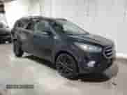 2017 Ford Escape Titanium с VIN 1FMCU9JD2HUD17267, выставлен на аукционе Copart как лот 86828485 с пробегом 72 989 миль миль и Списание • Salvage title. История ставок и продаж доступна на DreamBid. Изображение 4.