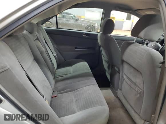 2005 Toyota Camry LE с VIN 4T1BE32K15U050668, выставлен на аукционе Copart как лот 82148195 с пробегом 442 458 миль миль и Списание • Salvage title. История ставок и продаж доступна на DreamBid. Изображение 10.