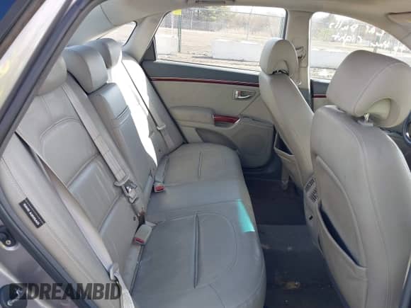 2008 Hyundai Azera Limited z VIN KMHFC46F18A303830, wystawiony jako IAAI lot #41488930 z przebiegiem 245 844 mil mil oraz . Historia ofert i sprzedaży dostępna na DreamBid. Obrazek 8.