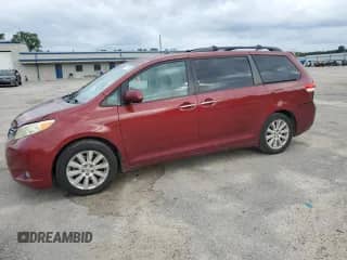 2012 Toyota Sienna XLE AAS with VIN 5TDYK3DC4CS262821, listed as a Copart auction lot 67175195 with 249,090 mi miles and Salvage title. Bid and sale history available at DreamBid. Image 1.