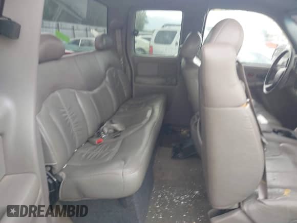 2000 GMC Sierra 1500 SLE z VIN 1GTEK19TXYZ264031, wystawiony jako IAAI lot #42855983 z przebiegiem 189 437 mil mil oraz . Historia ofert i sprzedaży dostępna na DreamBid. Obrazek 8.