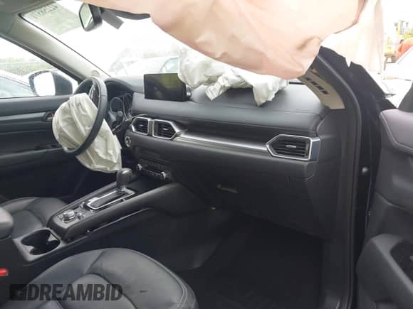 2024 Mazda CX-5 S Preferred z VIN JM3KFBCL5R0447856, wystawiony jako IAAI lot #42258571 z przebiegiem 7 242 mil mil oraz . Historia ofert i sprzedaży dostępna na DreamBid. Obrazek 5.