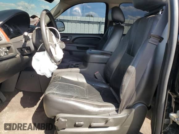 2011 Chevrolet Tahoe LT с VIN 1GNSCBE07BR217202, выставлен на аукционе Copart как лот 55846085 с пробегом 183 479 миль миль и Списание • Salvage title. История ставок и продаж доступна на DreamBid. Изображение 7.