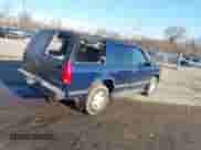 1998 Chevrolet Tahoe z VIN 1GNEK13R4WJ371916, wystawiony jako IAAI lot #41689311 z przebiegiem 120 749 mil mil oraz . Historia ofert i sprzedaży dostępna na DreamBid. Obrazek 4.