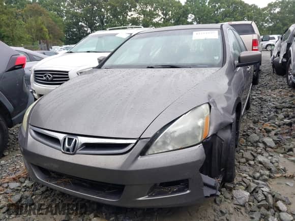 2006 Honda Accord EX-L z VIN 1HGCM56866A125228, wystawiony jako IAAI lot #42252525 z przebiegiem 254 398 mil mil oraz . Historia ofert i sprzedaży dostępna na DreamBid. Obrazek 12.