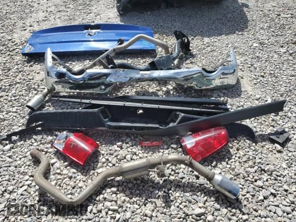 2016 Ram 1500 Outdoorsman z VIN 1C6RR7TM5GS419231, wystawiony jako Copart lot #56015715 z przebiegiem 110 969 mil mil oraz Szkoda całkowita • Salvage title. Historia ofert i sprzedaży dostępna na DreamBid. Obrazek 12.