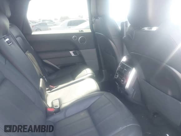 2022 Land Rover Range Rover Sport HSE Silver Edition z VIN SALWR2SU4NA223163, wystawiony jako IAAI lot #39569392 z przebiegiem 39 837 mil mil oraz . Historia ofert i sprzedaży dostępna na DreamBid. Obrazek 8.