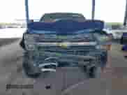 2017 Chevrolet Silverado 2500HD Work Truck z VIN 1GC2KUEG0HZ151797, wystawiony jako Copart lot #67667085 z przebiegiem 225 607 mil mil oraz Szkoda całkowita • Salvage title. Historia ofert i sprzedaży dostępna na DreamBid. Obrazek 5.