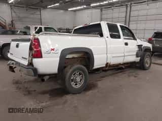 2003 Chevrolet Silverado 2500HD LT с VIN 1GCHK29G13E137125, выставлен на аукционе IAAI как лот 43378479 с пробегом Не указан миль и . История ставок и продаж доступна на DreamBid. Изображение 4.