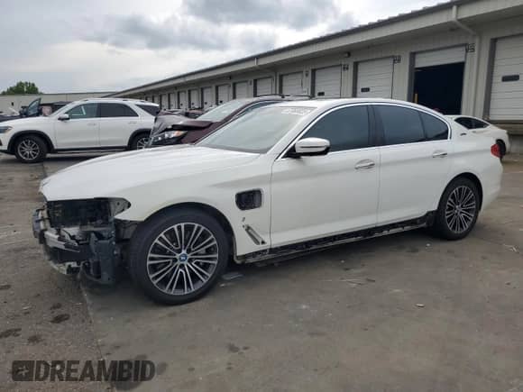2018 BMW 5 Series 530e xDrive с VIN WBAJB1C55JB374876, выставлен на аукционе Copart как лот 67088825 с пробегом 56 901 миль миль и Списание • Salvage title. История ставок и продаж доступна на DreamBid. Изображение 1.