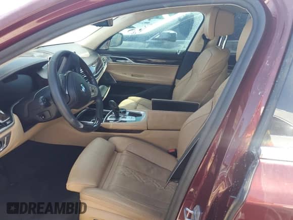 2021 BMW 7 Series 750i xDrive z VIN WBA7U2C03MCF89429, wystawiony jako Copart lot #74616114 z przebiegiem Nie podano mil oraz Nie do naprawy • Non repairable. Historia ofert i sprzedaży dostępna na DreamBid. Obrazek 7.