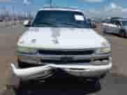 2002 Chevrolet Suburban LT с VIN 1GNEC16Z02J219490, выставлен на аукционе IAAI как лот 42627550 с пробегом 228 553 миль миль и . История ставок и продаж доступна на DreamBid. Изображение 6.