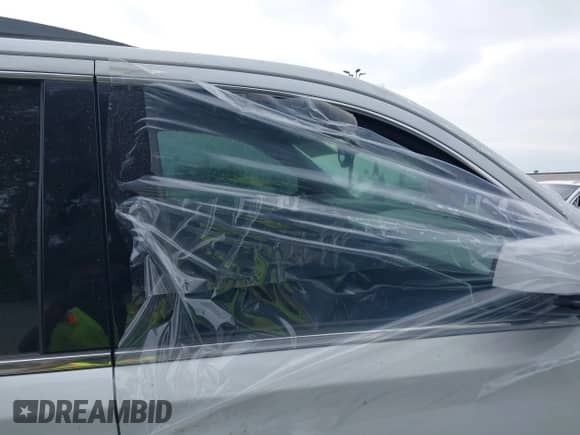 2018 Chevrolet Tahoe LT z VIN 1GNSCBKC1JR206967, wystawiony jako IAAI lot #42565511 z przebiegiem Nie podano mil oraz . Historia ofert i sprzedaży dostępna na DreamBid. Obrazek 18.