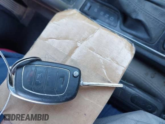 2015 Hyundai Sonata SE z VIN 5NPE24AF0FH130981, wystawiony jako IAAI lot #43476785 z przebiegiem 177 631 mil mil oraz . Historia ofert i sprzedaży dostępna na DreamBid. Obrazek 11.