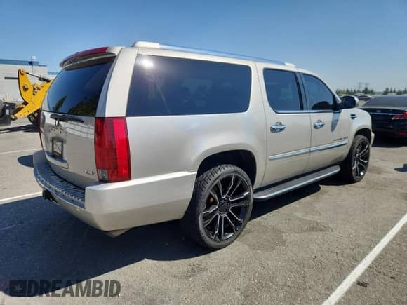 2007 Cadillac Escalade ESV с VIN 1GYFK66877R175270, выставлен на аукционе Copart как лот 80450675 с пробегом 176 234 миль миль и Чистый • Clean title. История ставок и продаж доступна на DreamBid. Изображение 3.