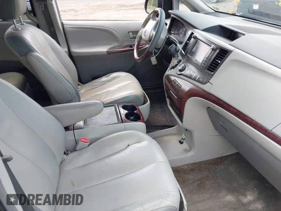 2014 Toyota Sienna Limited с VIN 5TDDK3DC6ES073282, выставлен на аукционе IAAI как лот 42468546 с пробегом 278 905 миль миль и . История ставок и продаж доступна на DreamBid. Изображение 5.