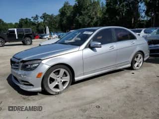 2011 Mercedes-Benz C 300 Sport z VIN WDDGF5EB8BA435873, wystawiony jako Copart lot #59008915 z przebiegiem 107 395 mil mil oraz Szkoda całkowita • Salvage title. Historia ofert i sprzedaży dostępna na DreamBid. Obrazek 1.
