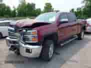 2015 Chevrolet Silverado 2500HD LT z VIN 1GC1KVE83FF102831, wystawiony jako IAAI lot #42411608 z przebiegiem 140 538 mil mil oraz . Historia ofert i sprzedaży dostępna na DreamBid. Obrazek 17.