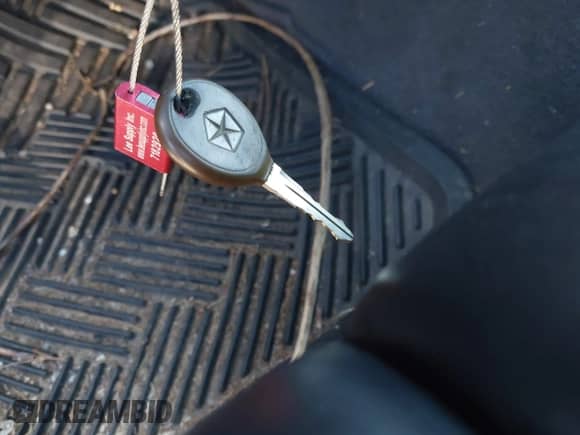 2000 Jeep Grand Cherokee Limited with VIN 1J4GW58N4YC325524, listed as a IAAI auction lot 43245506 with 128,565 mi miles and . Bid and sale history available at DreamBid. Image 11.