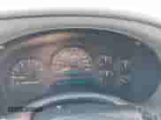 2002 Chevrolet TrailBlazer LS z VIN 1GNDT13S722423460, wystawiony jako IAAI lot #41401201 z przebiegiem 203 385 mil mil oraz . Historia ofert i sprzedaży dostępna na DreamBid. Obrazek 7.