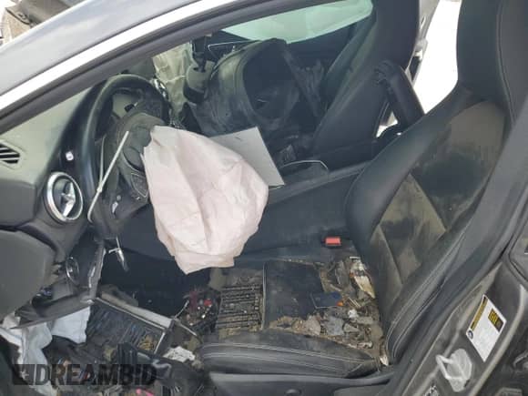 2017 Mercedes-Benz CLA 250 с VIN WDDSJ4EB2HN444718, выставлен на аукционе Copart как лот 50986955 с пробегом Не указан миль и Списание • Salvage title. История ставок и продаж доступна на DreamBid. Изображение 7.