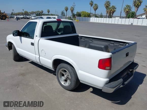 2003 Chevrolet S-10 LS с VIN 1GCCS14H138289179, выставлен на аукционе IAAI как лот 42227794 с пробегом 204 631 миль миль и . История ставок и продаж доступна на DreamBid. Изображение 3.