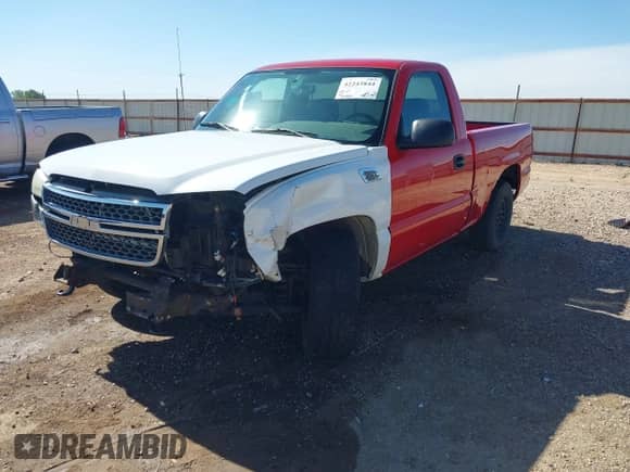 2006 Chevrolet Silverado 1500 Work Truck z VIN 3GCEC14X36G274453, wystawiony jako IAAI lot #42243844 z przebiegiem 177 561 mil mil oraz . Historia ofert i sprzedaży dostępna na DreamBid. Obrazek 18.
