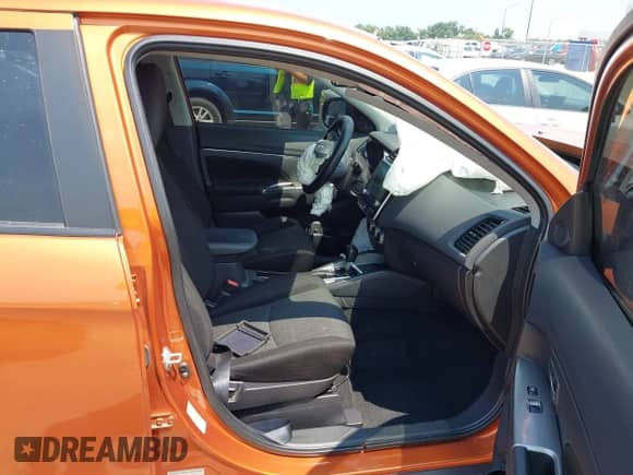 2020 Mitsubishi Outlander SE с VIN JA4AP4AU8LU008329, выставлен на аукционе IAAI как лот 42896705 с пробегом 79 336 миль миль и . История ставок и продаж доступна на DreamBid. Изображение 5.