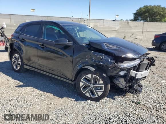 2023 Hyundai Kona SE z VIN KM8K23AG4PU166570, wystawiony jako Copart lot #82192035 z przebiegiem 28 718 mil mil oraz Szkoda całkowita • Salvage title. Historia ofert i sprzedaży dostępna na DreamBid. Obrazek 4.