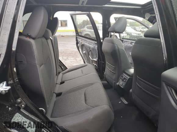 2025 Subaru Forester Premium z VIN JF2SLDDCXSH581234, wystawiony jako Copart lot #86132585 z przebiegiem 7 566 mil mil oraz Czysty tytuł • Clean title. Historia ofert i sprzedaży dostępna na DreamBid. Obrazek 10.