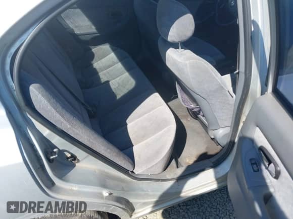 2005 Hyundai Elantra GLS z VIN KMHDN46D25U020783, wystawiony jako IAAI lot #42782471 z przebiegiem 197 065 mil mil oraz . Historia ofert i sprzedaży dostępna na DreamBid. Obrazek 8.