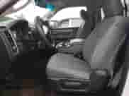 2015 Ram 1500 z VIN 3C6JR6DM2FG595956, wystawiony jako Copart lot #45677375 z przebiegiem Nie podano mil oraz Szkoda całkowita • Salvage title. Historia ofert i sprzedaży dostępna na DreamBid. Obrazek 7.