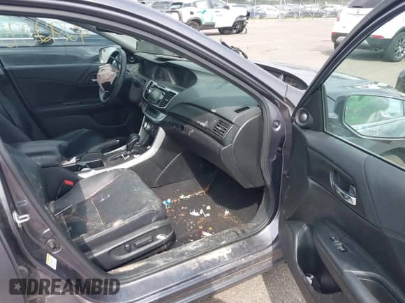 2015 Honda Accord EX-L z VIN 1HGCR3F84FA028454, wystawiony jako IAAI lot #42920959 z przebiegiem 140 633 mil mil oraz . Historia ofert i sprzedaży dostępna na DreamBid. Obrazek 5.