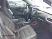 2021 Chevrolet TrailBlazer RS z VIN KL79MTSLXMB180082, wystawiony jako IAAI lot #42420266 z przebiegiem 49 514 mil mil oraz . Historia ofert i sprzedaży dostępna na DreamBid. Obrazek 5.