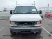 2004 Ford Econoline Cargo z VIN 1FTNE24LX4HB54794, wystawiony jako IAAI lot #42990530 z przebiegiem 205 729 mil mil oraz . Historia ofert i sprzedaży dostępna na DreamBid. Obrazek 12.