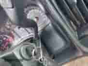 2018 Chevrolet Silverado 2500HD Work Truck z VIN 1GC1CUEG0JF262026, wystawiony jako IAAI lot #42098240 z przebiegiem 149 186 mil mil oraz . Historia ofert i sprzedaży dostępna na DreamBid. Obrazek 11.