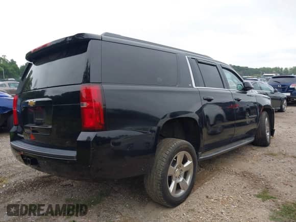 2017 Chevrolet Suburban LT z VIN 1GNSKHKC7HR183288, wystawiony jako IAAI lot #42998515 z przebiegiem 235 148 mil mil oraz . Historia ofert i sprzedaży dostępna na DreamBid. Obrazek 4.