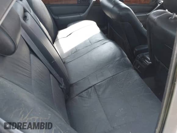 1990 BMW 7 Series с VIN WBAGB4316LDB63866, выставлен на аукционе IAAI как лот 42625032 с пробегом Не указан миль и . История ставок и продаж доступна на DreamBid. Изображение 8.