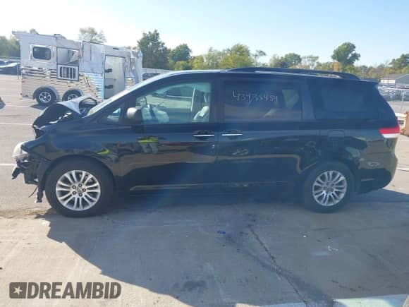 2013 Toyota Sienna XLE AAS с VIN 5TDYK3DC0DS314043, выставлен на аукционе IAAI как лот 43435454 с пробегом 148 687 миль миль и . История ставок и продаж доступна на DreamBid. Изображение 15.