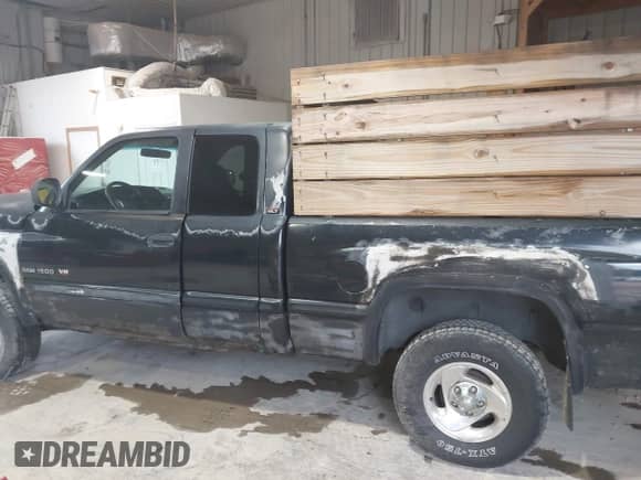 1998 Dodge 1500 with VIN 3B7HF13Y9WG153375, listed as a IAAI auction lot 42809255 with 157,058 mi miles and . Bid and sale history available at DreamBid. Image 14.