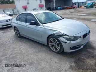 2013 BMW 3 Series 328i с VIN WBA3C1C5XDF443015, выставлен на аукционе IAAI как лот 42731007 с пробегом 118 412 миль миль и . История ставок и продаж доступна на DreamBid. Изображение 1.