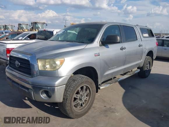 2008 Toyota Tundra с VIN 5TFDV54168X038547, выставлен на аукционе IAAI как лот 43535798 с пробегом 243 694 миль миль и . История ставок и продаж доступна на DreamBid. Изображение 18.